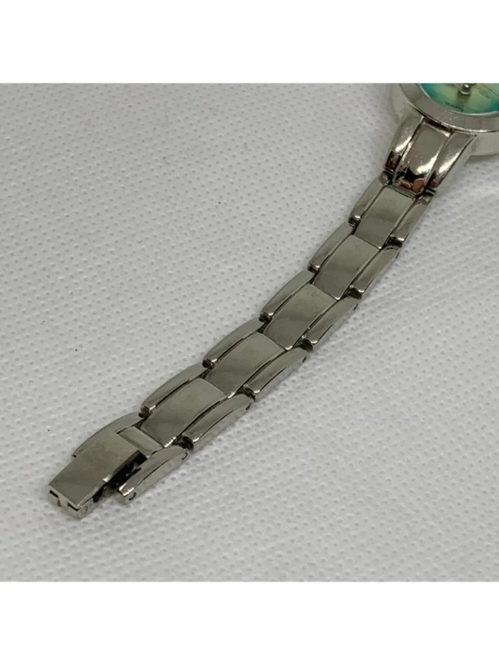 Silver tone women’s watch quartz analog blue dial 23mm  links bracelet running